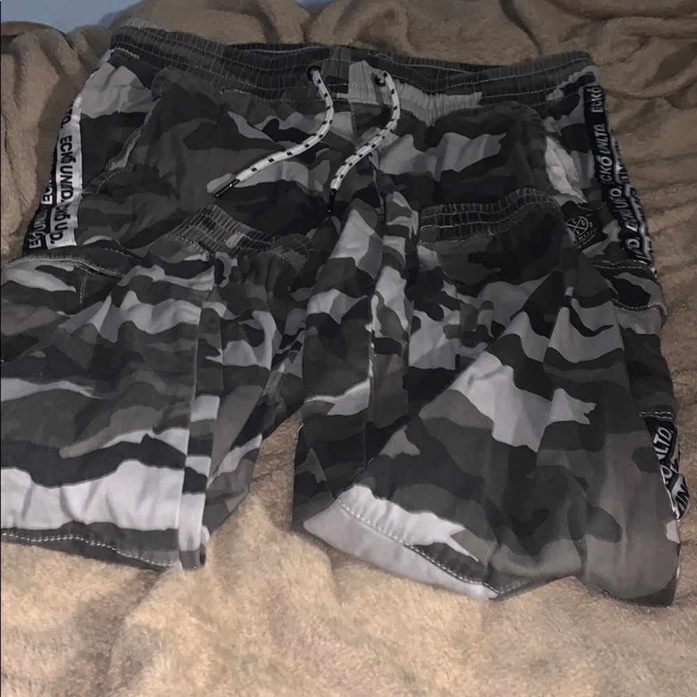 Large echō unltd black and white camp jogger pants